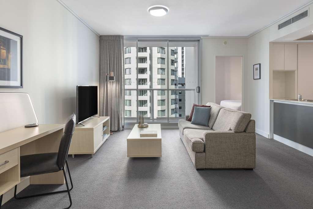 Oaks Brisbane Festival Suites Room photo