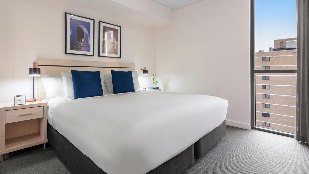Oaks Brisbane Festival Suites Exterior photo